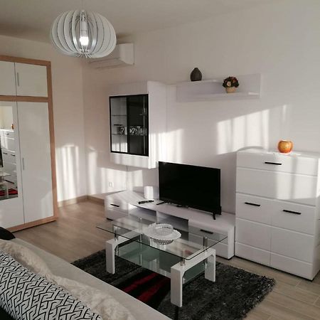 Apartment White Pula Exteriör bild